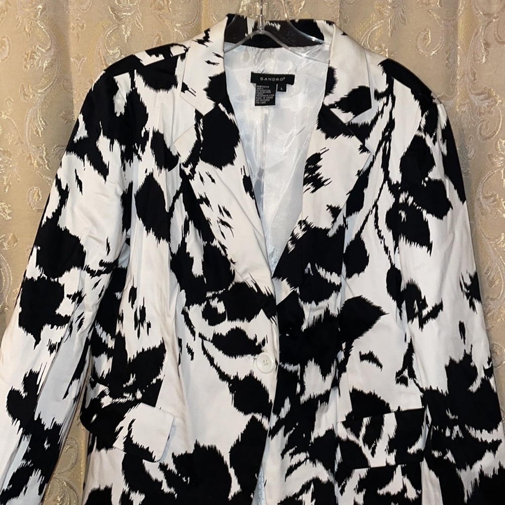Blazer - Picture 3 of 4